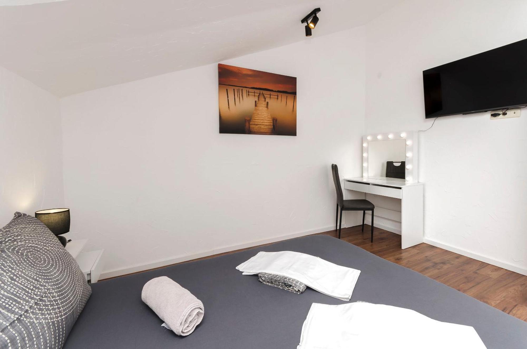 Apartments And Rooms Mladen Водице Экстерьер фото