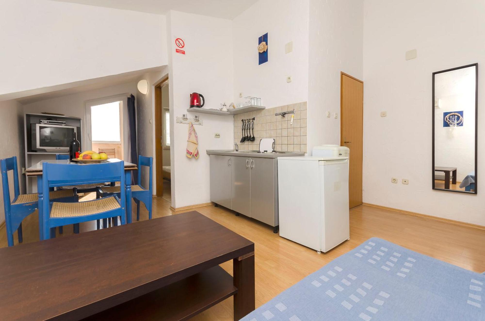 Apartments And Rooms Mladen Водице Экстерьер фото