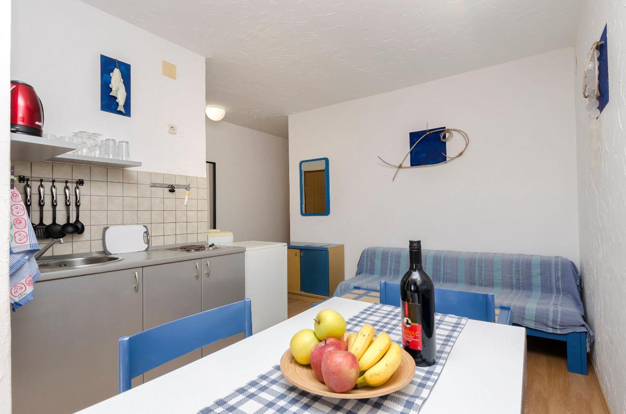 Apartments And Rooms Mladen Водице Экстерьер фото