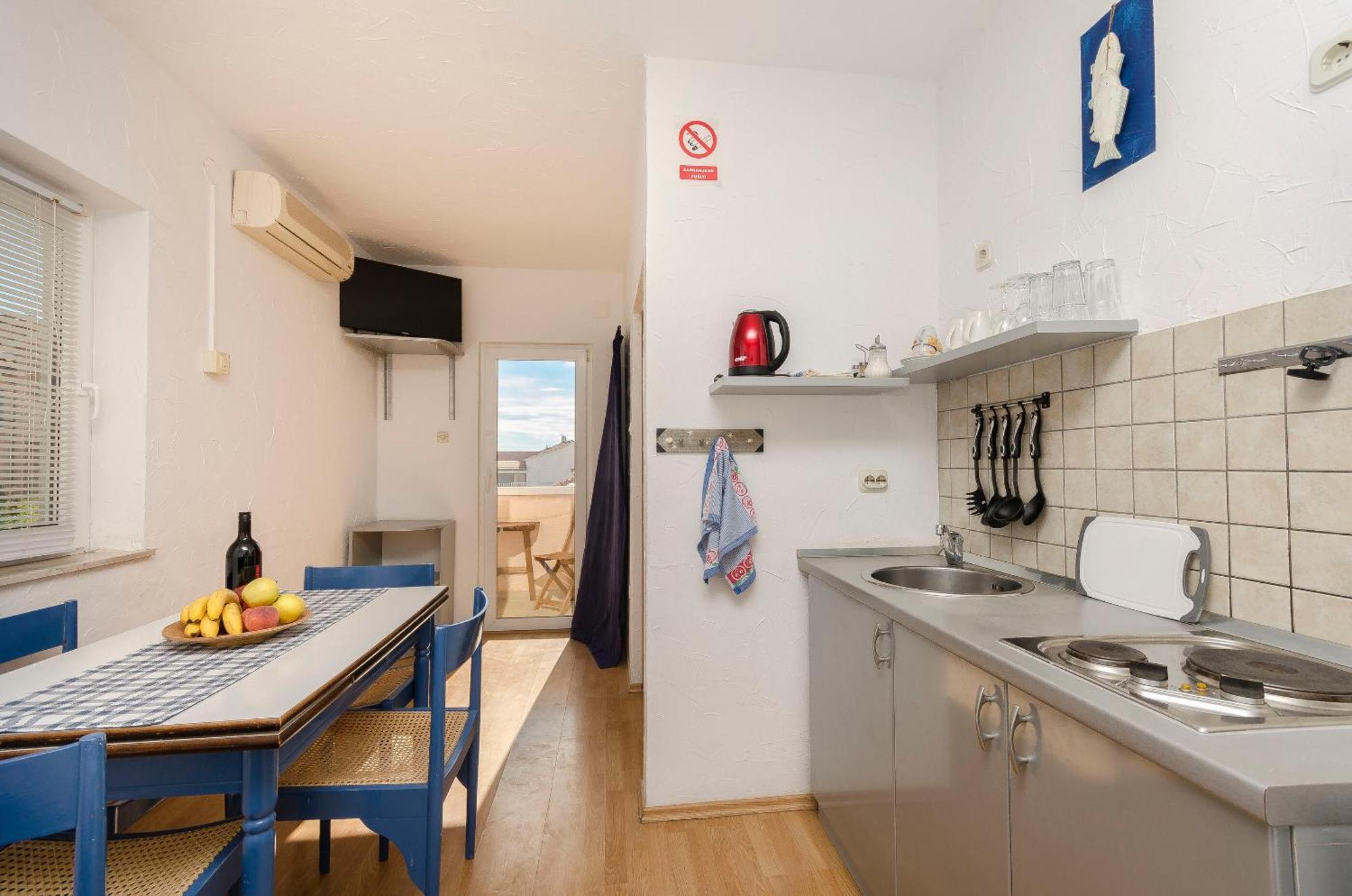 Apartments And Rooms Mladen Водице Экстерьер фото